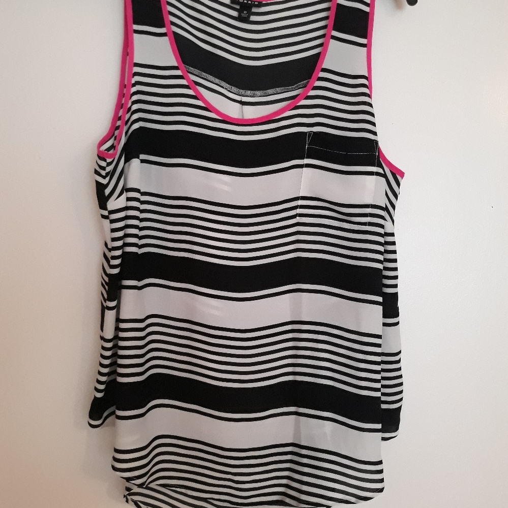 Sleeveless summer tank top